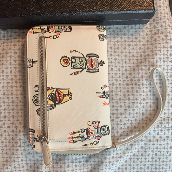 Prada robot cell wallet wristlet - Picture 3 of 5